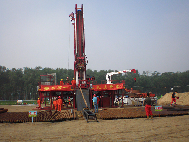 Plataforma de perforación multifuncional de metano de capa de carbón sobre orugas MD-900