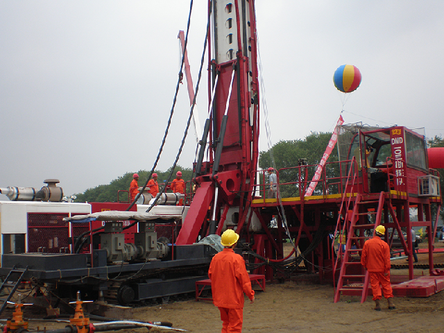 Plataforma de perforación multifuncional de metano de capa de carbón sobre orugas MD-900